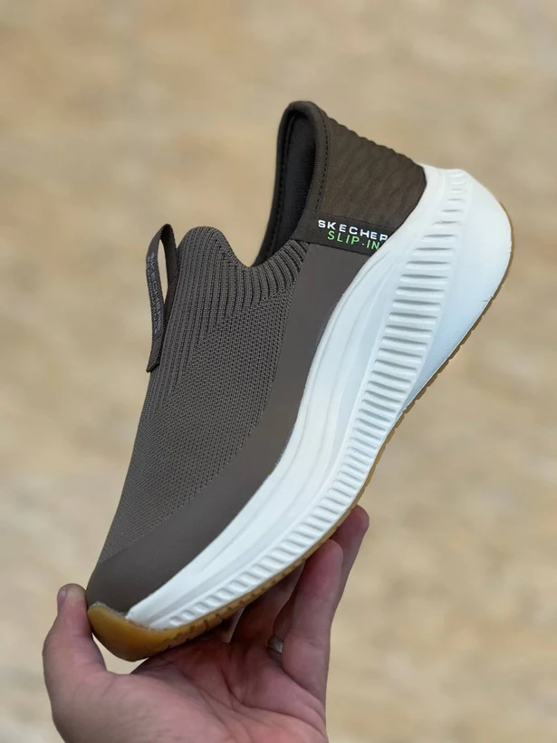 کفش طبی اسکیچرز ویتنامی وارداتی/سایز 40 الی 45/Skechers Slip _Ins Ultra Go Sole Memory Foam/ فروش عمده و تک