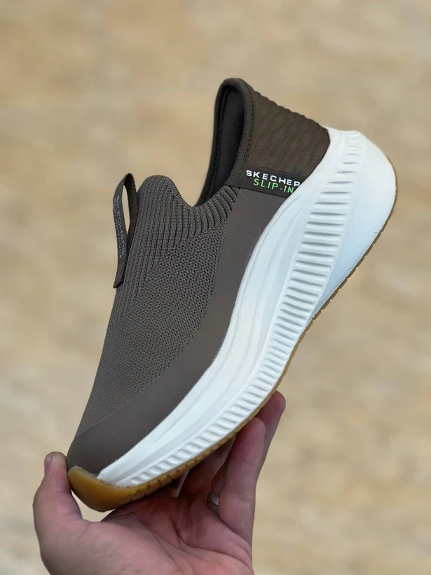 کفش طبی اسکیچرز ویتنامی وارداتی/سایز 40 الی 45/Skechers Slip _Ins Ultra Go Sole Memory Foam/ فروش عمده و تک