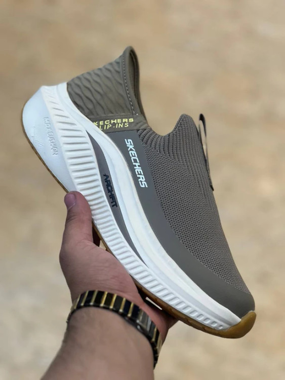 کفش طبی اسکیچرز ویتنامی وارداتی/سایز 40 الی 45/Skechers Slip _Ins Ultra Go Sole Memory Foam/ فروش عمده و تک