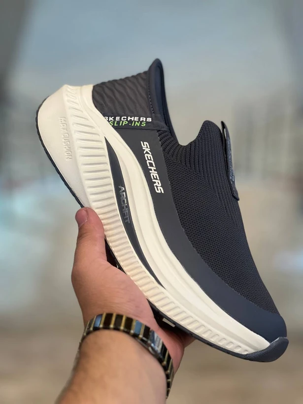 کفش طبی اسکیچرز ویتنامی وارداتی/سایز 40 الی 45/Skechers Slip _Ins Ultra Go Sole Memory Foam/ فروش عمده و تک