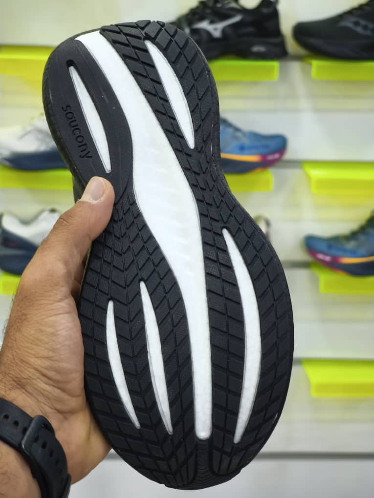 کتونی ساکونی تریمپ 22 /سایز 36 الی 45/Saucony Triumph 22/ فروش عمده و تک