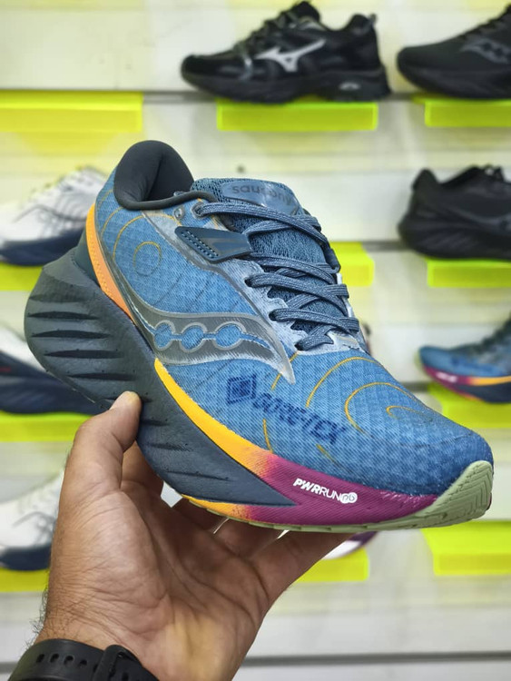 کتونی ساکونی تریمپ 22 /سایز 36 الی 45/Saucony Triumph 22/ فروش عمده و تک
