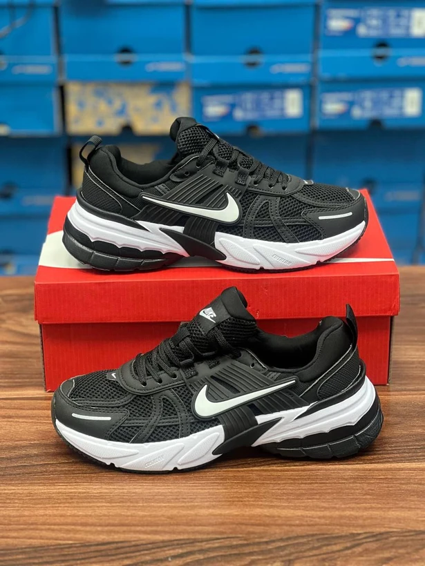 کتونی نایک وی تو کی  /سایز 38 الی 45/Nike V2k Run/ فروش عمده و تک