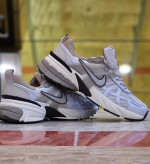 کتونی نایک وی تو کی / سایز 37 الی 40 / Nike V2k Run / فروش عمده و تک
