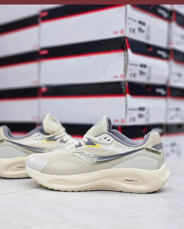 کتونی ساکونی فونیکس اینفرنو 3 مسترکوالیتی/سایز ۴۰ الی ۴۵/ Saucony Phoenix Inferno 3