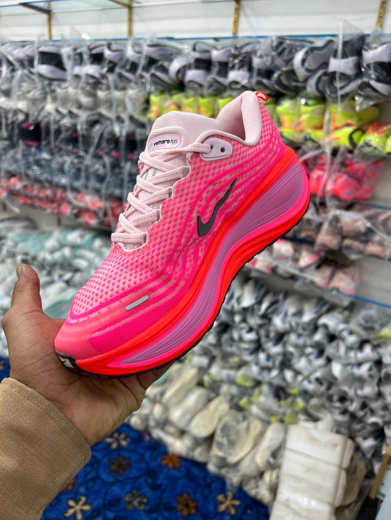 کتونی نایک ایر زوم ومرو مسترکوالیتی /سایز 37 الی 40/ Nike Air Zoom Vomero Plus/ فروش عمده و تک
