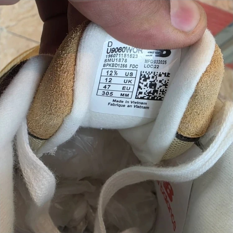 کتونی نیوبالانس 9060 مسترکوالیتی /سایز 38 الی 45/Newbalance 9060/ فروش عمده و تک