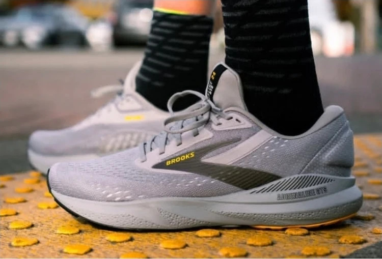 کتونی بروکس آدرنالین جی تی اس 24 مسترکوالیتی /Brooks Adrenaline GTS 24/سایز 40 تا 45/فروش عمده و تک