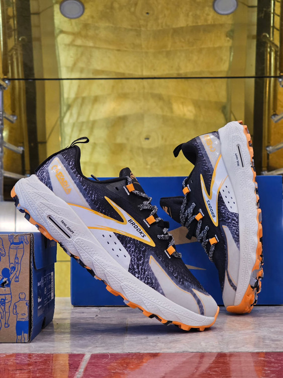 کتونی بروکس کاسکادیا 18 مسترکوالیتی / Brooks Cascadia 18 / سایز 40 تا 45 / فروش عمده و تک