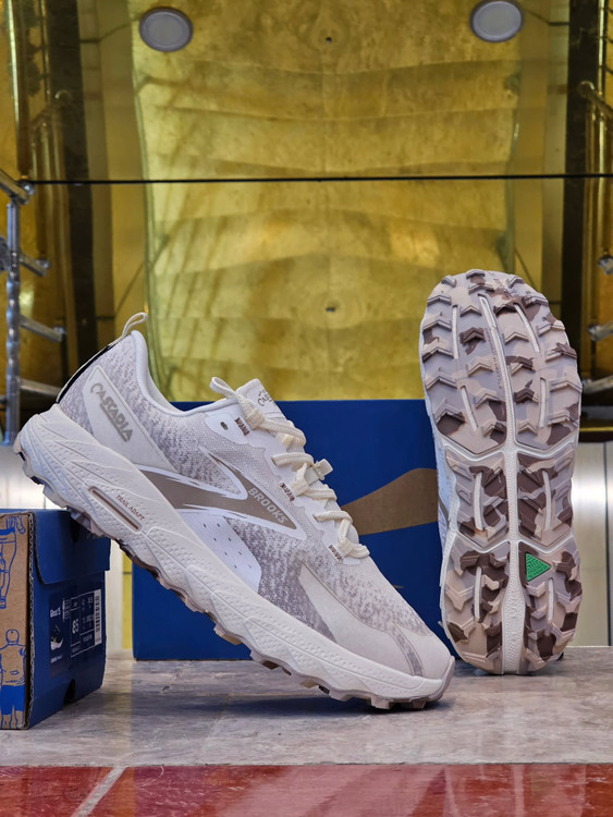 کتونی بروکس کاسکادیا 18 مسترکوالیتی / Brooks Cascadia 18 / سایز 40 تا 45 / فروش عمده و تک