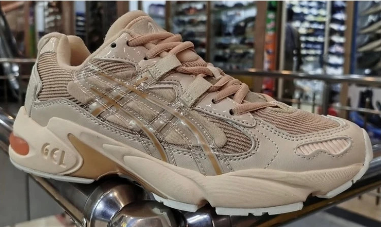 کتونی اسیکس ژل کایانو 5 مسترکوالیتی /سایز 40 الی 45/Asics Gel-Kayano 5/ فروش عمده و تک