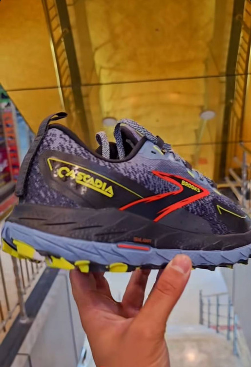 کتونی بروکس کاسکادیا 18 مسترکوالیتی / Brooks Cascadia 18 / سایز 40 تا 45 / فروش عمده و تک