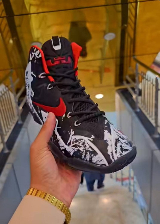کتونی نایک لبرون 11 مسترکوالیتی /سایز 40 الی 45/ Nike LeBron 11 / فروش عمده و تک