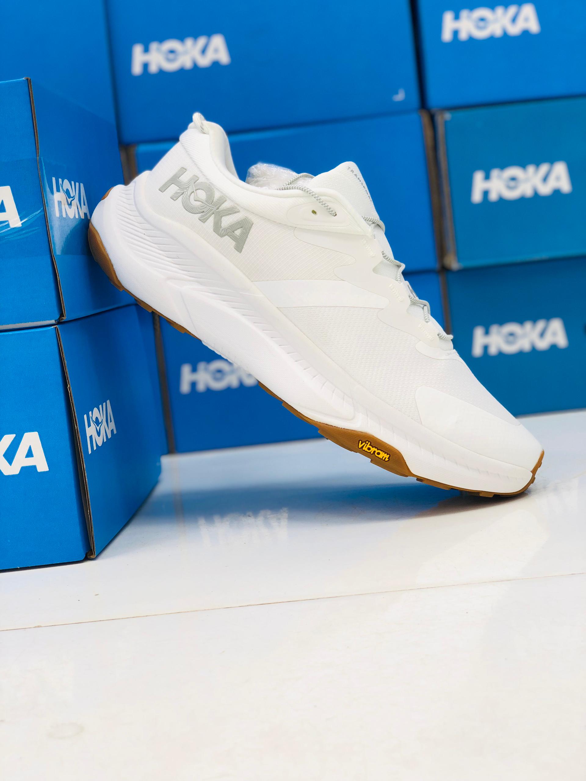 کتونی هوکا  زیره ویبرام ضد آب/Hoka transport vibram