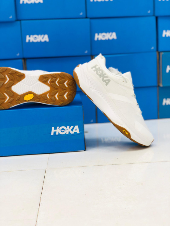 کتونی هوکا زیره ویبرام ضد آب/Hoka transport vibram
