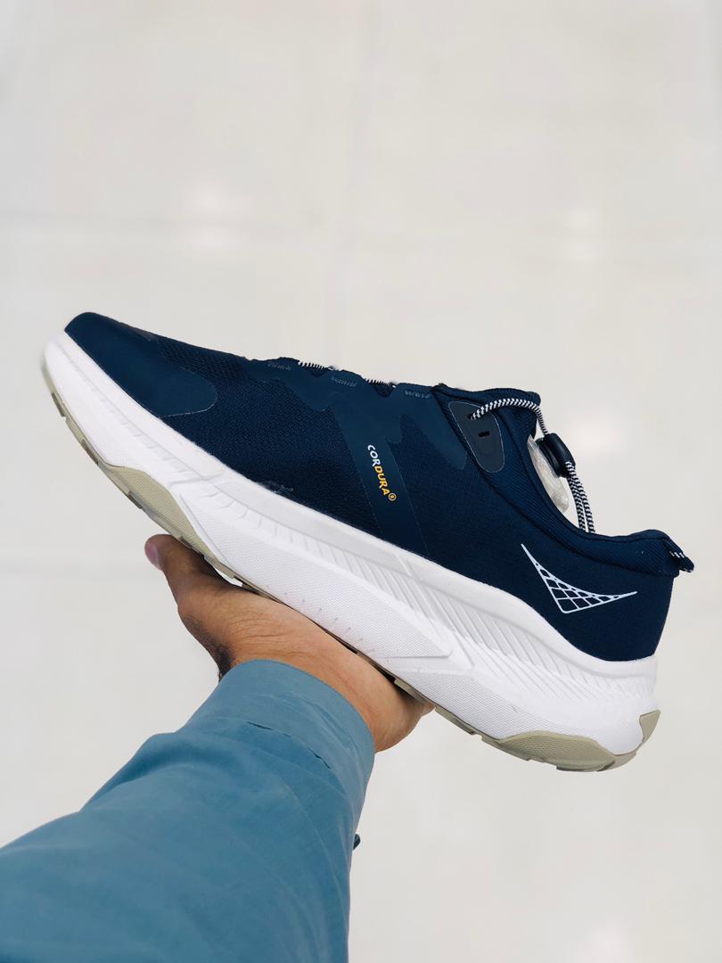 کتونی هوکا  زیره ویبرام ضد آب/Hoka transport vibram