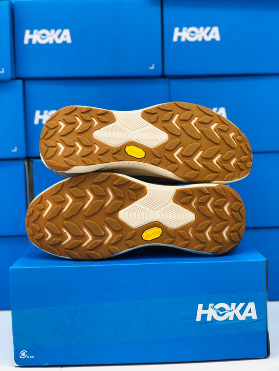 کتونی هوکا زیره ویبرام ضد آب/Hoka transport vibram