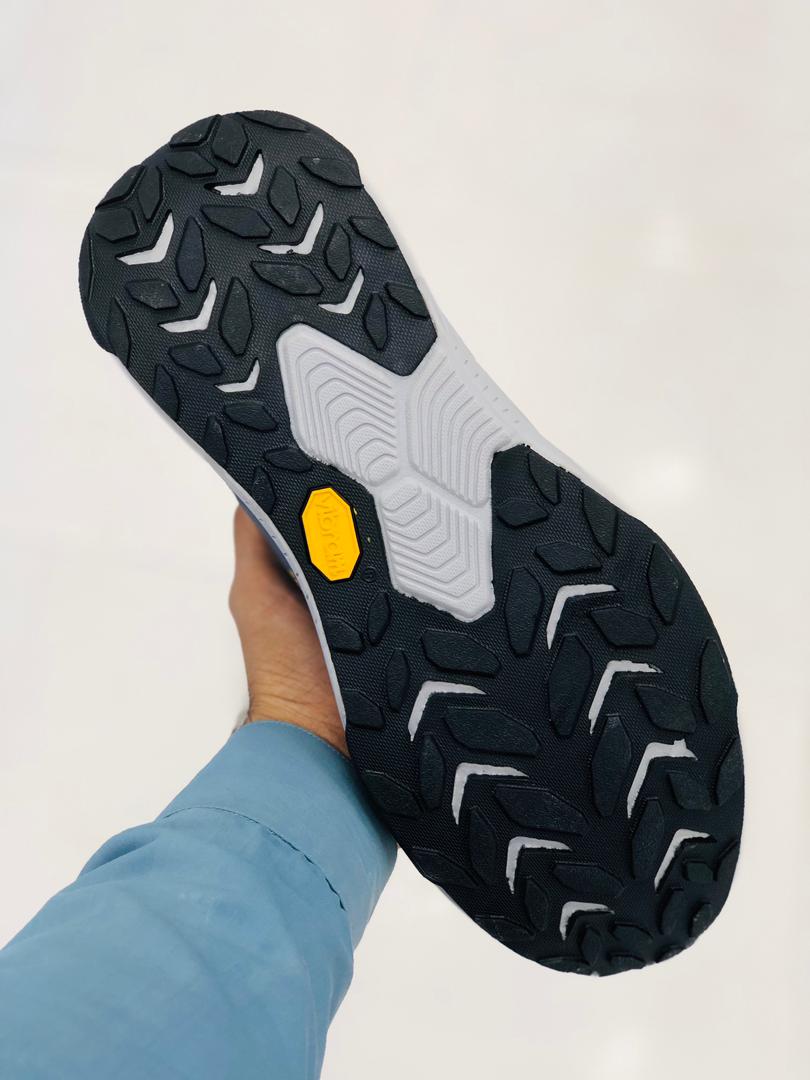 کتونی هوکا  زیره ویبرام ضد آب/Hoka transport vibram