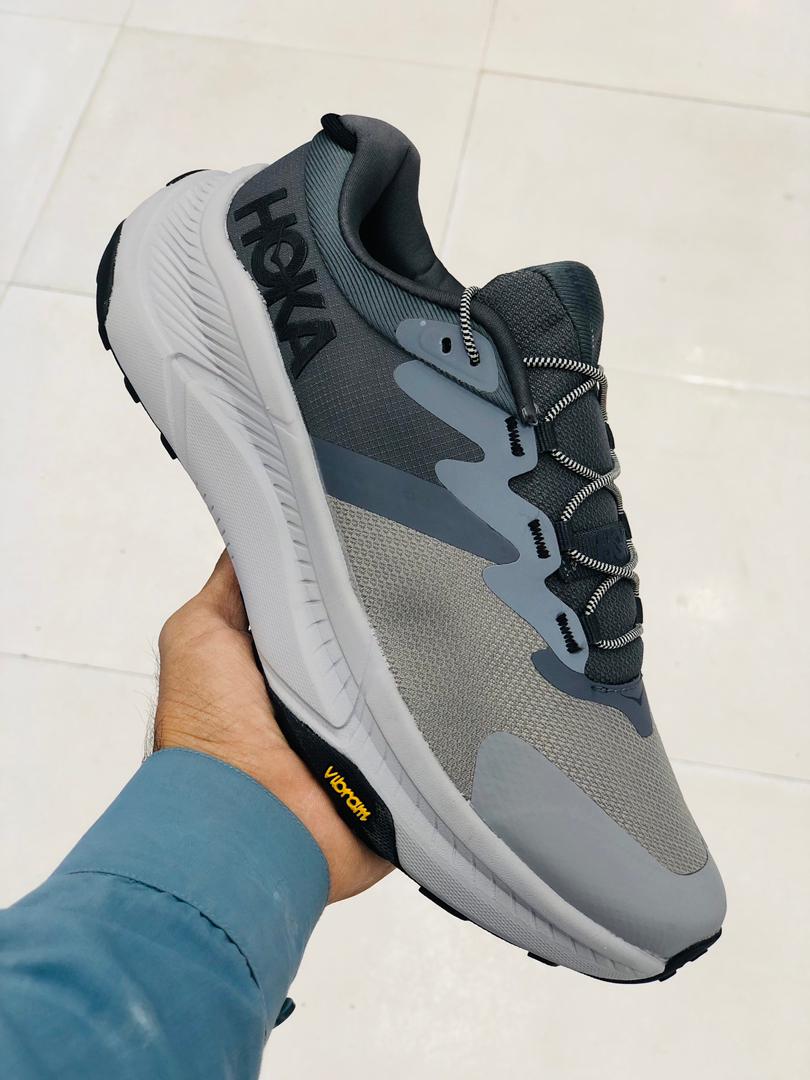 کتونی هوکا  زیره ویبرام ضد آب/Hoka transport vibram