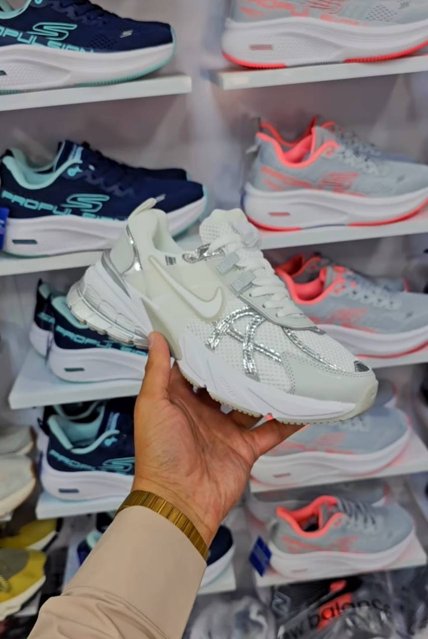 کتونی نایک وی تو کی / سایز 37 الی 40 / Nike V2k Run / فروش عمده و تک