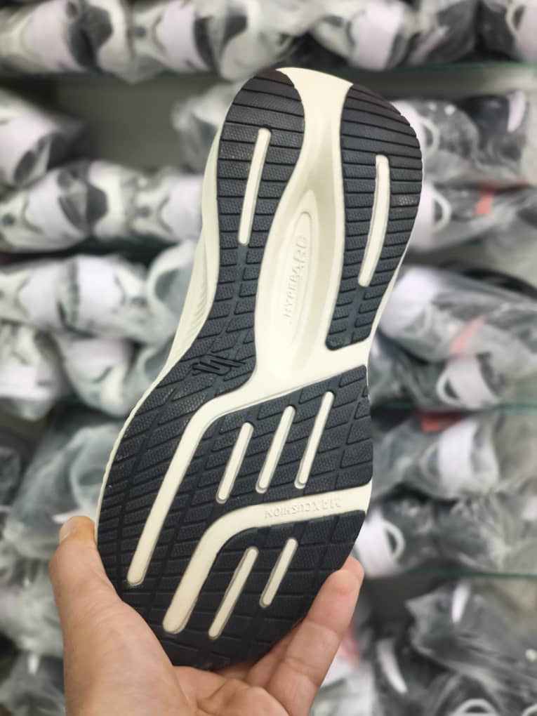 کتونی اسکیچرز مسترکوالیتی بدون بند/سایز 37 تا 40/Skechers Slip Ins / فروش عمده و تک