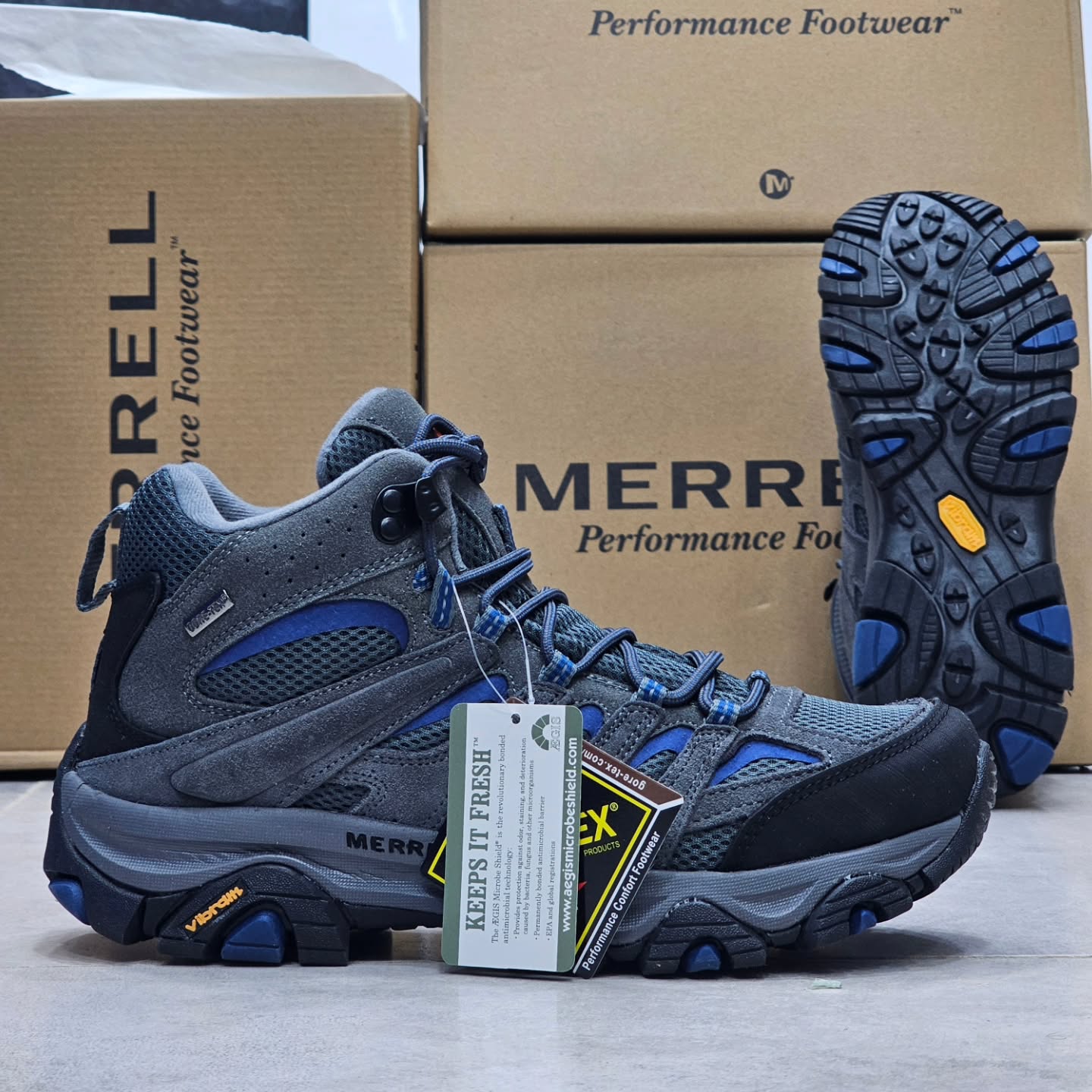 بوت مرل گورتکس /سایز ۴۰ الی ۴۵ / زیره ویبرام / Merrell Moab 3 Mid GTX