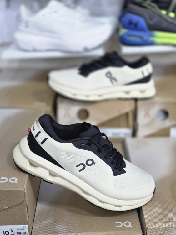 کتونی آن رانینگ کیوسی کلودزون مسترکوالیتی/On Running QC Cloudzone/سایز 40 الی 45/فروش عمده و تک