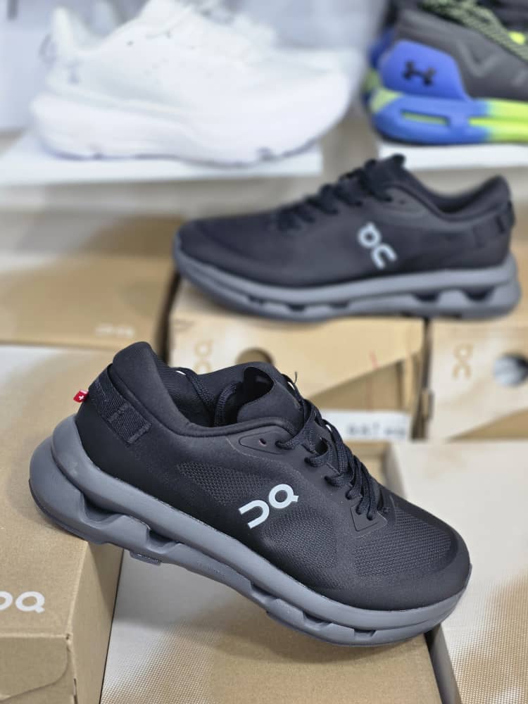 کتونی آن رانینگ کیوسی کلودزون مسترکوالیتی/On Running QC Cloudzone/سایز 40 الی 45/فروش عمده و تک