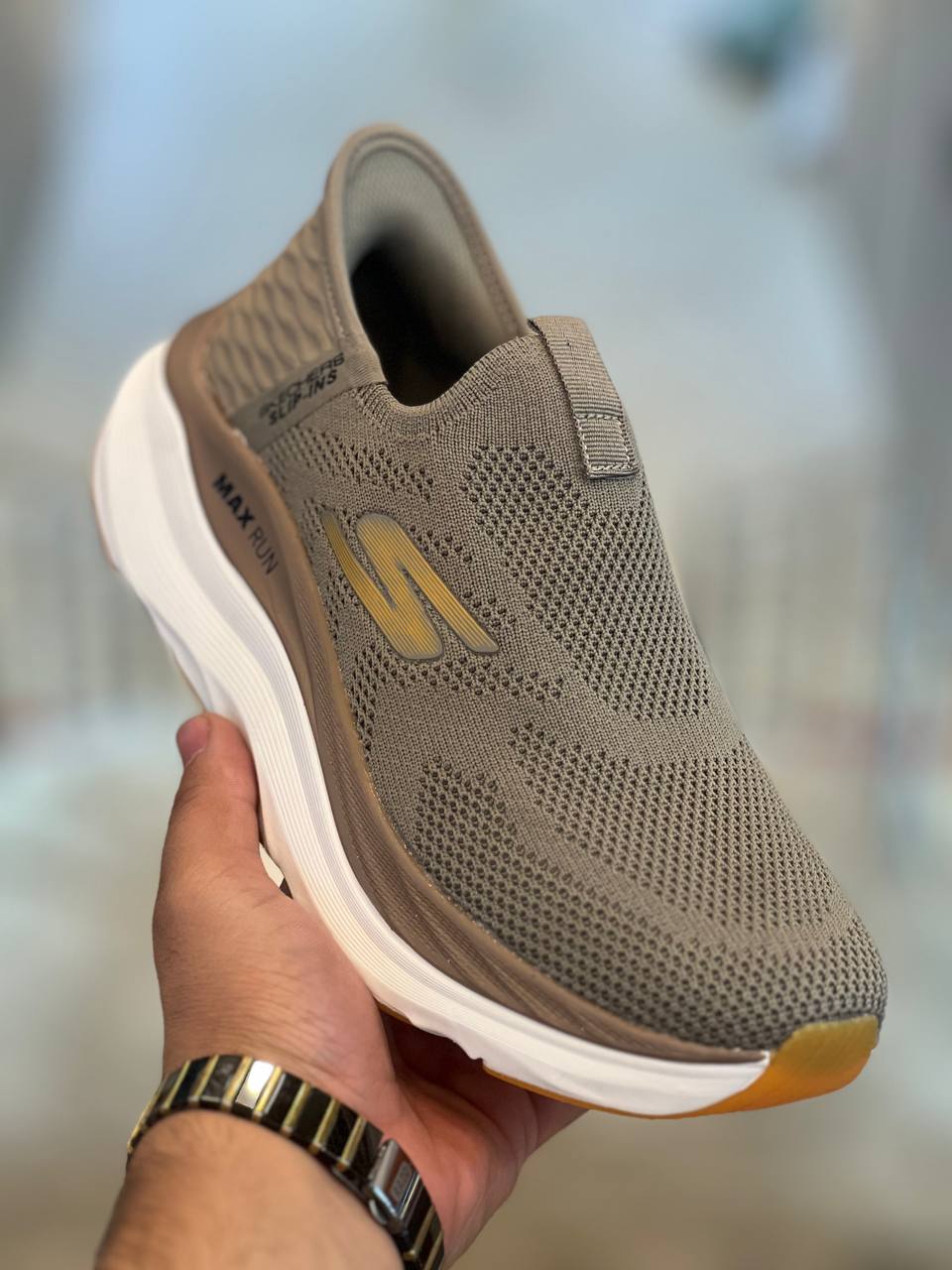 کتونی اسکیچرز بدون بند Max Run Slip-ins: راحتی و کارایی برای سبک زندگی فعال شما