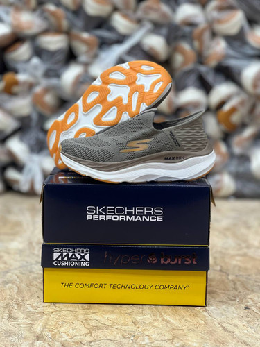 کتونی اسکیچرز بدون بند Max Run Slip-ins: راحتی و کارایی برای سبک زندگی فعال شما