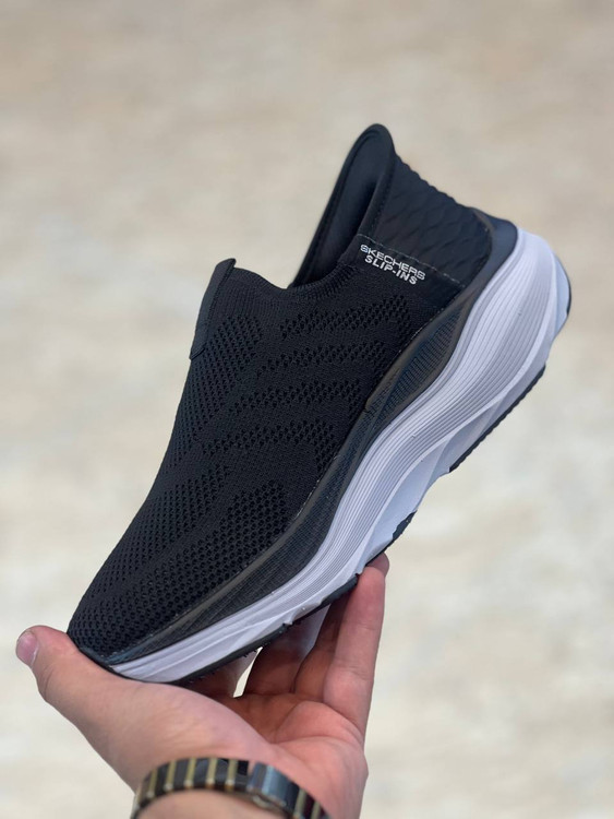 کتونی اسکیچرز بدون بند Max Run Slip-ins: راحتی و کارایی برای سبک زندگی فعال شما