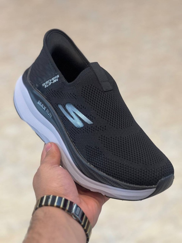 کتونی اسکیچرز بدون بند Max Run Slip-ins: راحتی و کارایی برای سبک زندگی فعال شما