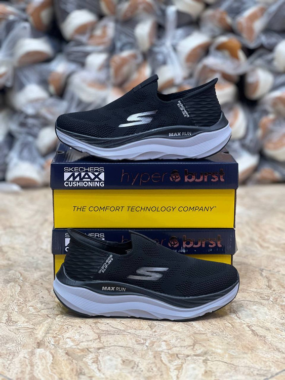 کتونی اسکیچرز بدون بند Max Run Slip-ins: راحتی و کارایی برای سبک زندگی فعال شما