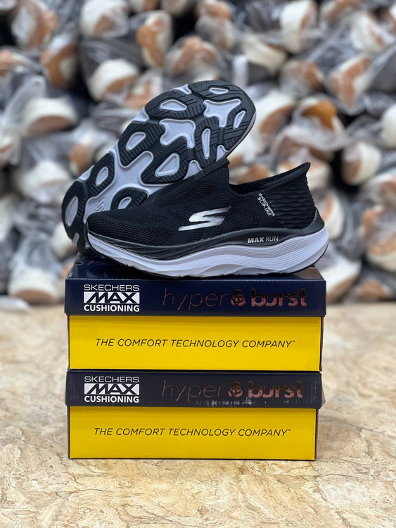 کتونی اسکیچرز بدون بند Max Run Slip-ins: راحتی و کارایی برای سبک زندگی فعال شما