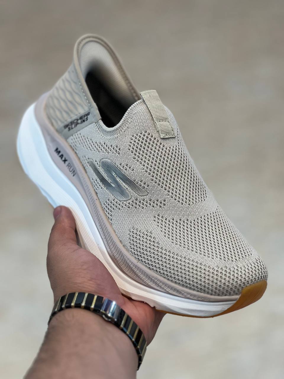 کتونی اسکیچرز بدون بند Max Run Slip-ins: راحتی و کارایی برای سبک زندگی فعال شما