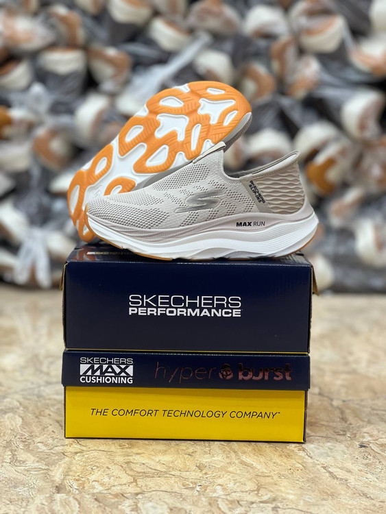 کتونی اسکیچرز بدون بند Max Run Slip-ins: راحتی و کارایی برای سبک زندگی فعال شما