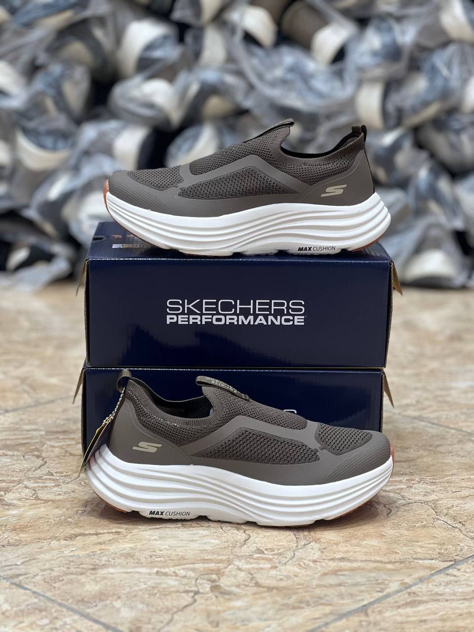 کتونی اسکیچرز بدون بند | سایز 40 الی 45 | Skechers Max Cushion کپی