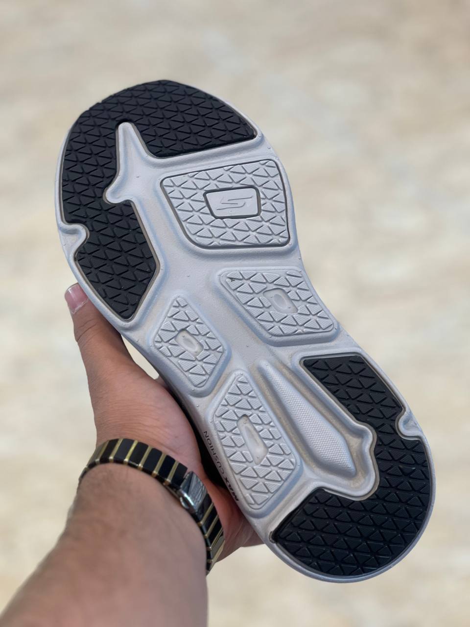 کتونی اسکیچرز بدون بند | سایز 40 الی 45 | Skechers Max Cushion کپی
