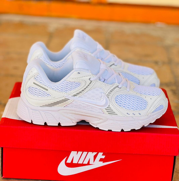 کتونی نایک V5 RNR مسترکوالیتی / سایز 38 الی 45 / Nike V5 RNR / فروش عمده و تک