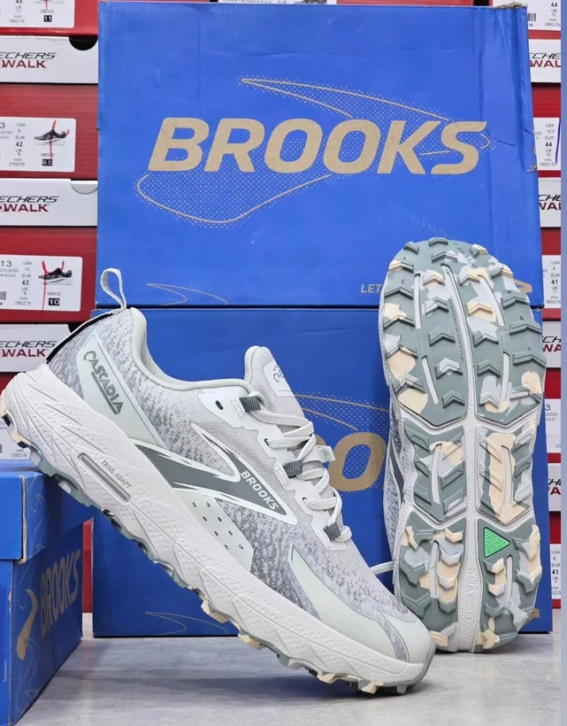 کتونی بروکس کاسکادیا 18 مسترکوالیتی / Brooks Cascadia 18 / سایز 40 تا 45 / فروش عمده و تک