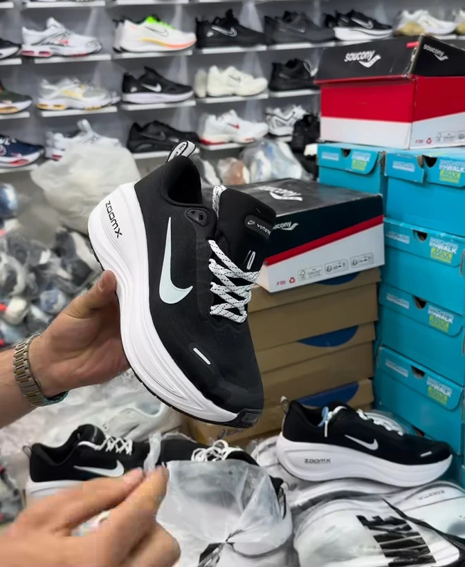 کتونی نایک ایر زوم ومرو پلاس مسترکوالیتی /سایز 40 الی 45/ Nike Air Zoom Vomero Plus/ فروش عمده و تک