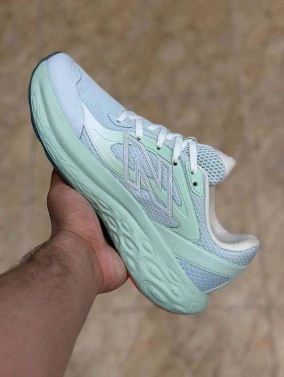 کتونی نیوبالانس فرش فوم /New Balance Fresh Foam/سایز 40 الی 45/فروش عمده و تک