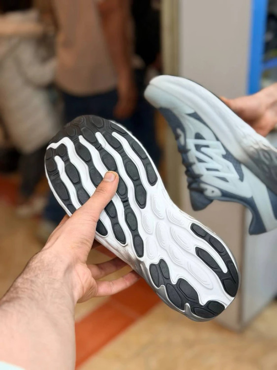 کتونی نیوبالانس فرش فوم /New Balance Fresh Foam/سایز 40 الی 45/فروش عمده و تک