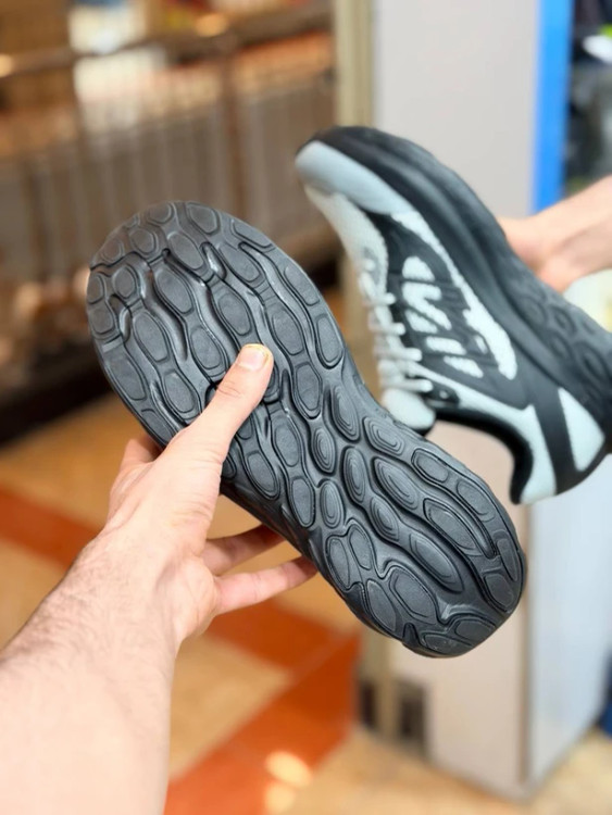 کتونی نیوبالانس فرش فوم /New Balance Fresh Foam/سایز 40 الی 45/فروش عمده و تک