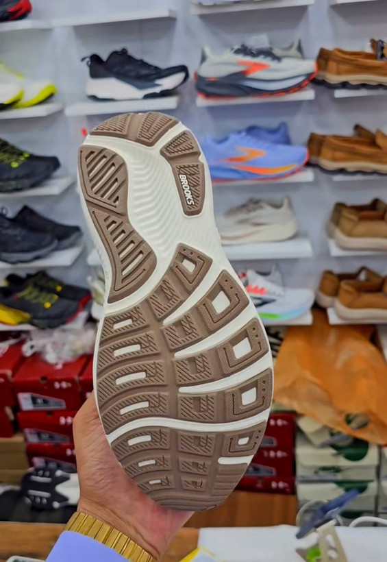 کتونی بروکس گاست 17 مسترکوالیتی /Brooks Ghost 17/سایز 40 الی 45/فروش عمده و تک