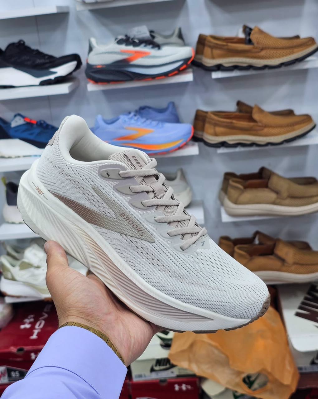 کتونی بروکس گاست 17 مسترکوالیتی /Brooks Ghost 17/سایز 40 الی 45/فروش عمده و تک