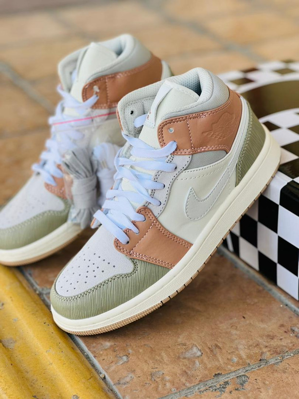 کتونی نایک ایر جردن 1 میلان مسترکوالیتی /سایز 37 الی 40/Air jordan 1 Mid Milan/ فروش عمده و تک