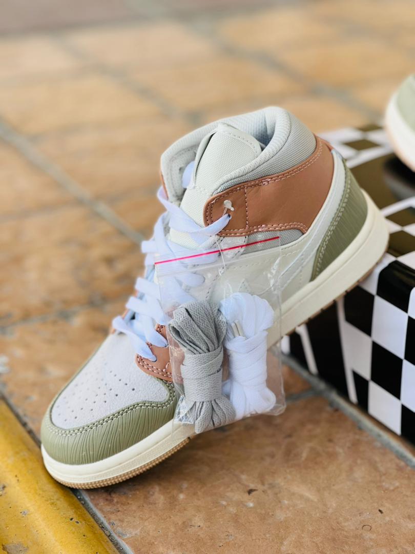 کتونی نایک ایر جردن 1 میلان  مسترکوالیتی /سایز 37 الی 40/Air jordan 1 Mid Milan/ فروش عمده و تک