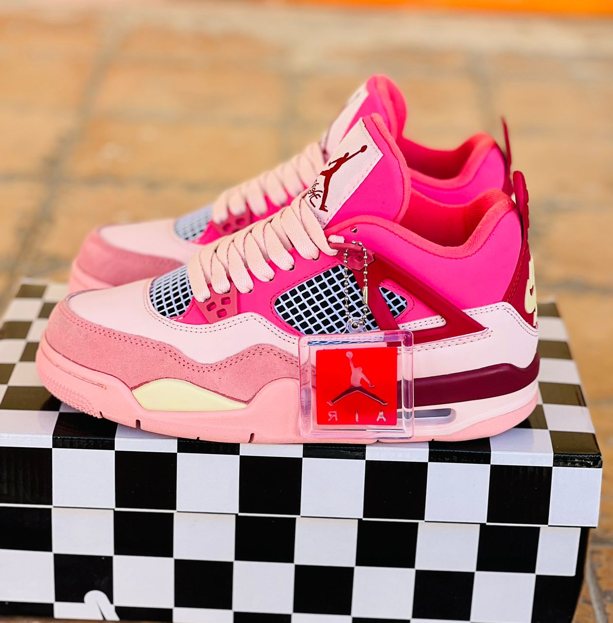 کتونی نایک ایر جردن 4 مسترکوالیتی /سایز 37 الی 40/Nike Air jordan 4/ فروش عمده و تک