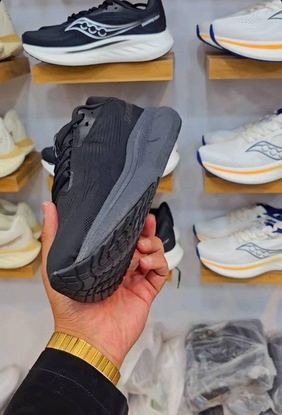 کتونی ساکونی راید 18 مسترکوالیتی/سایز ۴۰ الی ۴۵/ Saucony Ride 18 / فروش عمده و تک